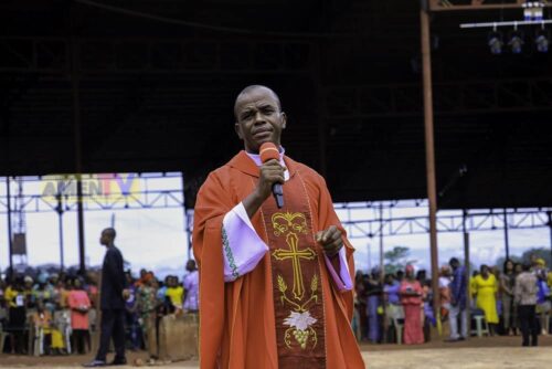Rev. Father Ejike Mbaka - Mmeri Bu Nke Anyi (We Are Victorious)